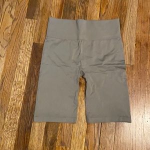 Forever21 beige biker shorts